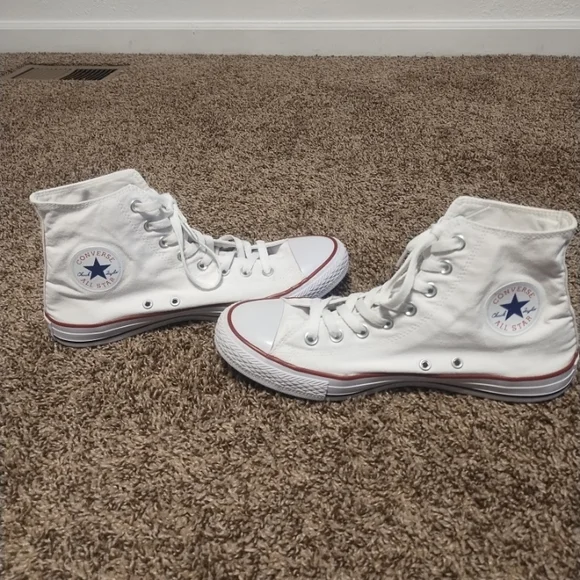 Converse men size 9.5, or 11.5 women Chuck Taylor All Star 70 High Parchment. - Picture 2 of 12